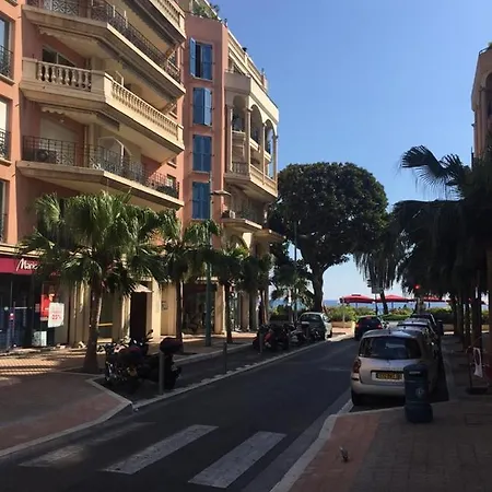 Appartamento In Centro A Mentone Vicino Alla Spiaggia Parcheggio Privato Incluso! Exterior photo